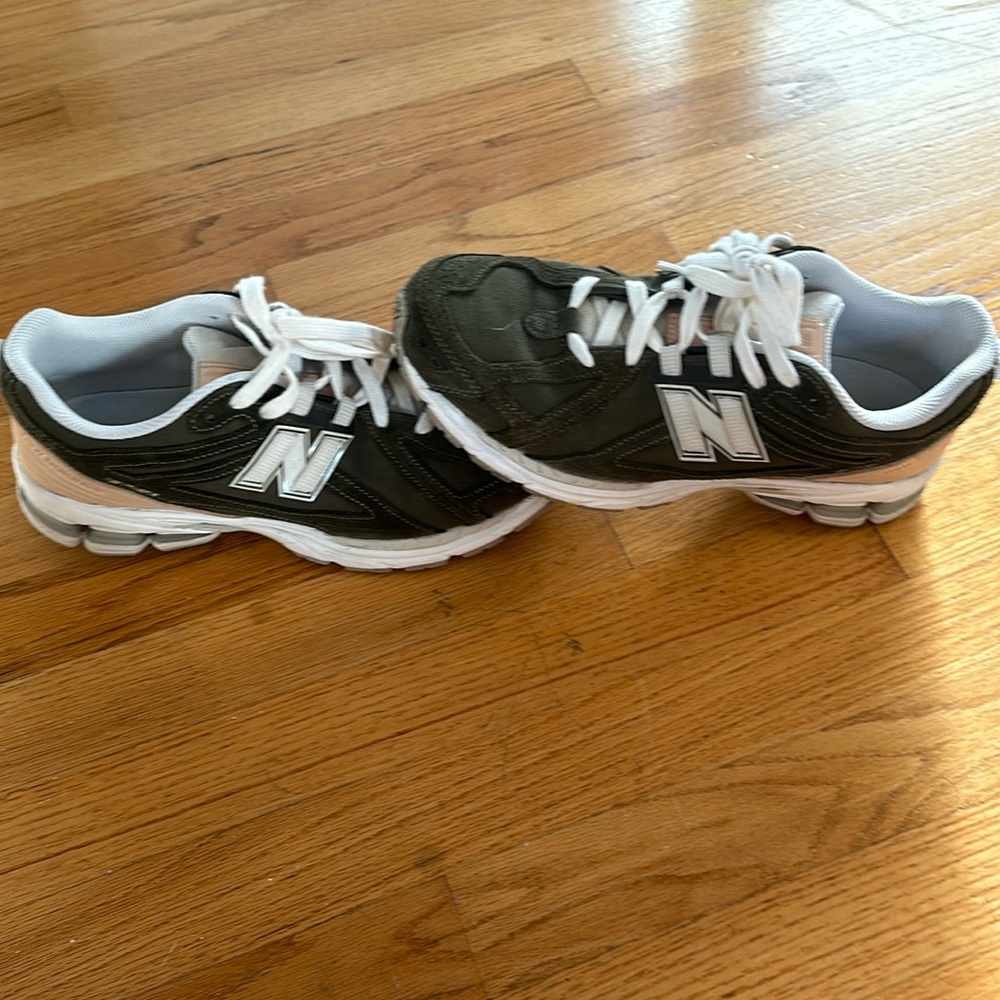 New Balance 1906R running shoes/sneakers